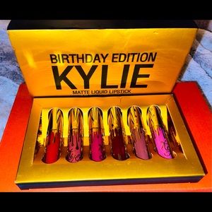 Kylie Jenner birthday edition lipgloss kit